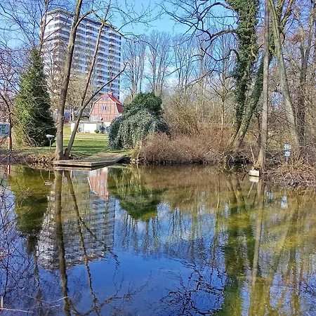 Seeblick Neben Der Schwimmhalle, Tierfreundlich * Plön