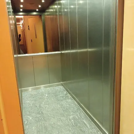 Seeblick Neben Der Schwimmhalle, Tierfreundlich *