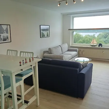 Seeblick Neben Der Schwimmhalle, Tierfreundlich Plön