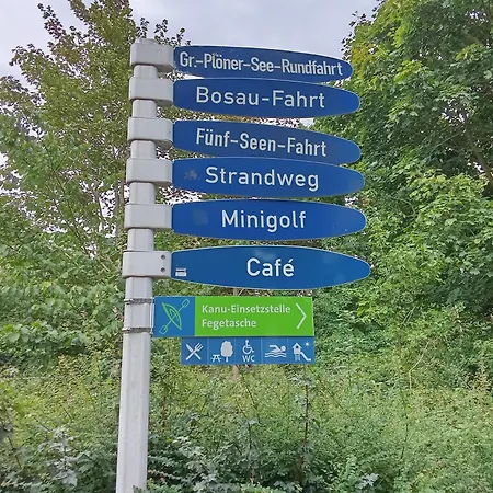Seeblick Neben Der Schwimmhalle, Tierfreundlich * Plön